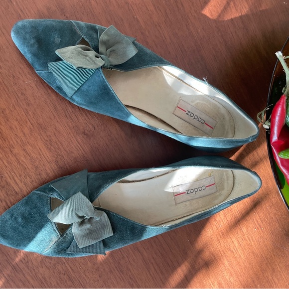80s vintage forest green suede leather bow tie flats new Cuban heels 7 38 6.5 - Picture 3 of 3